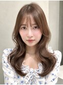 顔まわりレイヤーで簡単くびれ巻き×色白見せ♪くすみベージュ