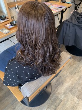 グリット(glit) 抜け感パーマ×透明感ベージュ/オリーブ/透け感/30代/40代/50代