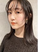 ラインミディアム・軽め前髪・黒髪・暗神
