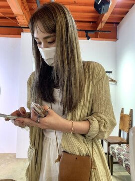 マド(Mado) スモーキーベージュ