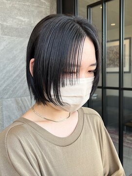 メゾン アヴァロ(Maison Avallo) ダブルラインの前上がりボブ