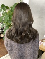 インビテーション(invitation) オリーブベージュ オリーブグレージュ 赤み消し 前撮りカラー
