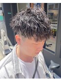 黒髪ツーブロックショートマッシュツイストスパイラルパーマ