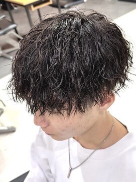 ヒビヲ(HIBIO) 横浜ツイストスパイラルパーマメンズマッシュシャドウパーマ30代