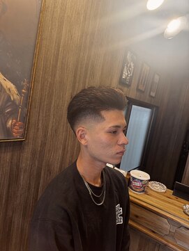 グラディ(GLADY) バーバー/メンズ/特殊パーマ/フェード/シェービング/西新井