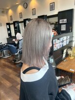 ヘアーワークス ボナ(HAIR WORKS bona.) クールさと透明感が洗練された艶髪セミロング/ブリーチ/Wカラー