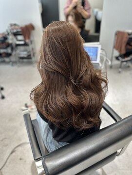 リス バイ ソヨン(Lis by SOYON) 黒髪/グレーベージュ/レイヤーロング/前髪パーマ/髪質改善