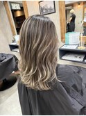 バレイヤージュ、ハイライト、レイヤーロング、グレーベージュ