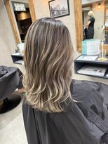 サニー 渋谷(SUNNY) バレイヤージュ、ハイライト、レイヤーロング、グレーベージュ