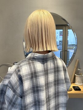 ヌーフェム(nuu fem) 抜きっぱなしブロンド/ブロンド/金髪/ハイトーンカラー