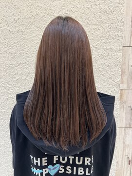 広がりを抑える縮毛矯正