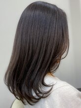 どんなスタイルにも馴染む王道ブラウン