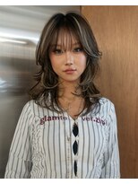 イェン(Yen.) レイヤーカットハッシュレイヤーグレージュハイライトカラー