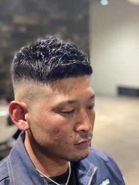 リバティ(LIBERTY) 黒髪暗髪大人ワイルドスキンフェードヒートカール