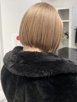 ココ 本八幡(KOKO) ボブイメチェンミルクティーベージュケアブリーチ外ハネボブ