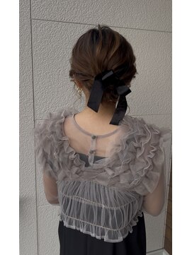 ヴァイラル(VIRAL) リボンシニヨンアレンジ