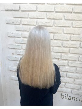 ビランチェ 池袋(bilancia) ホワイトグレージュ/ミニウルフ/ブリーチ/ホワイトブロンド