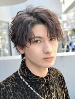 センターパート波巻きスパイラルパーマツイストスパイラルパーマ