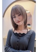 ミディアムレイヤーボブシャギーレイヤーミルクティーベージュ
