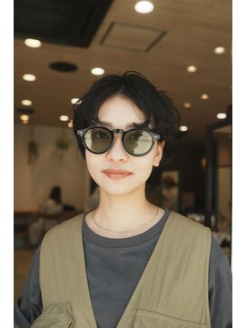 ミューズ バイ ケンジ(MUSE by KENJE) ミニボブパーマ大きめ前髪無しハンサムショート