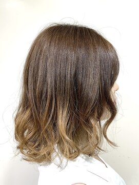 アズール 草加(azule) グラデーションカラー ブリーチ ベージュ