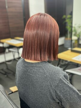 エミタス 柳通り(Emitas.) ボルドーブラウン/切りっぱなしボブ