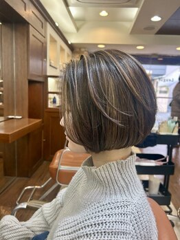 リーグ 青葉台店(League)の写真/【青葉台駅徒歩2分】駅近好立地!髪のダメージを最小限に抑えて、艶のある上品な仕上がりに♪色持ちも◎