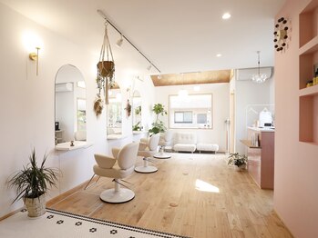 ホーミー(hommy)の写真/ゆっくり癒される♪マンツーマン少人数サロンで、どんな髪型が似合うか親身に提案いたします!