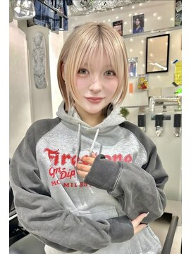 ヒビヲ 天神警固(HIBIO) ショートボブ切りっぱなしボブタッセルボブブリーチダブルカラー