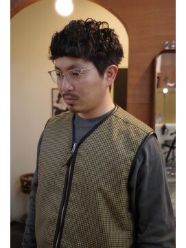 エディ(Edy) メンズスペインカールケアパーマ刈り上げ眉毛カット外国人風岡山