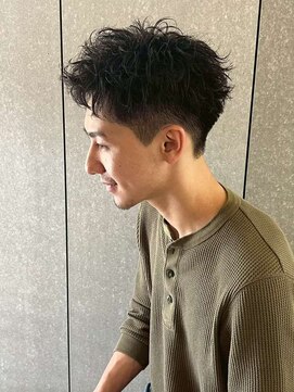 ニアウ 新宿(Niau) MEN’S/リバースセンターパート/ニュアンスパーマ/新宿