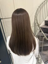 アトレ アネックス(attrait ANNEX)&nbsp;ロングヘアを上質に。グレージュカラー×丁寧なカット