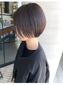 洗練されたシンプルショートスタイル*