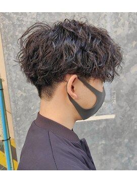 コロ(COLO) 【COLO 吉祥寺】 メンズカット 波巻きツイスパ センターパート