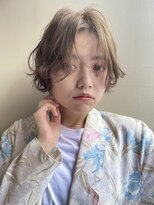 ブラウヘアアンドケア(care)&nbsp;センターわけ×ラフショート