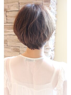 レウナ 外苑前(Reuna) 【30代40代50代】大人可愛いショートボブ　襟足スッキリ