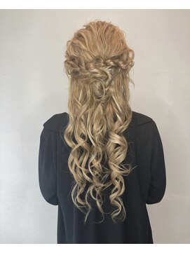 フツーロ 栄(FUTURO) プルエクステ