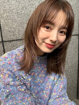 ホスタ 大阪梅田店(fosta) ベージュインナーカラーショートボブレイヤーミディアム前髪