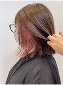 透明感ラテカラー ベージュ ピンクインナーカラー 外ハネボブ