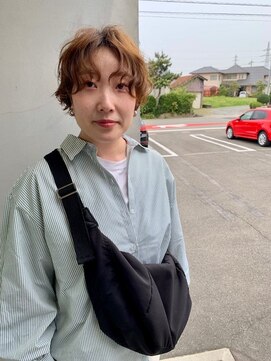 テン(Ten) Sカール　ショートパーマスタイル