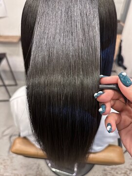 ジィップクリニカ(Zip clinica) サラ艶髪質改善 担当-木村優伽