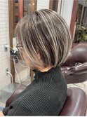 ミニボブ×ホワイトバレイヤージュ×白髪ぼかし