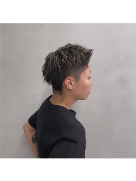 キング 枚方店(K!ng) 縮毛矯正髪質改善ハイライトレイヤーカット枚方美容室エクステ