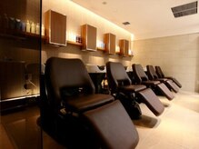 ピークアブー アヴェダ 池袋東武(PEEK-A-BOO AVEDA)の雰囲気（フルフラットシャンプースペース。）
