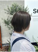 赤みを抑えて透明感をプラス