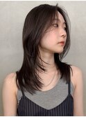 小顔に見せるミディアムレイヤー