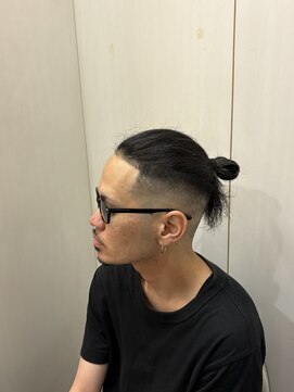 ヘアーアンドグルーミング ヨシザワインク(HAIR&GROOMING YOSHIZAWA Inc.) 爽やかフェードカットメンズマンバンスタイルバーバー