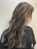 イルダバイグラッシー センター北(iluda by glassi)&nbsp;コントラストハイライト ［伊左治祐未］