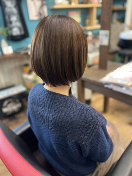 脱ピンク＊ツヤ感ナチュラルアッシュの丸みボブ