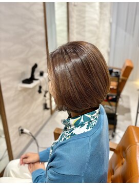 ナチュラルな白髪ぼかしハイライト[浦添/経塚/白髪ぼかし/首里]